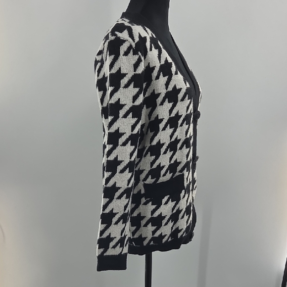 Steve Madden Black and White Houndstooth Cardigan - Picture 12 of 16